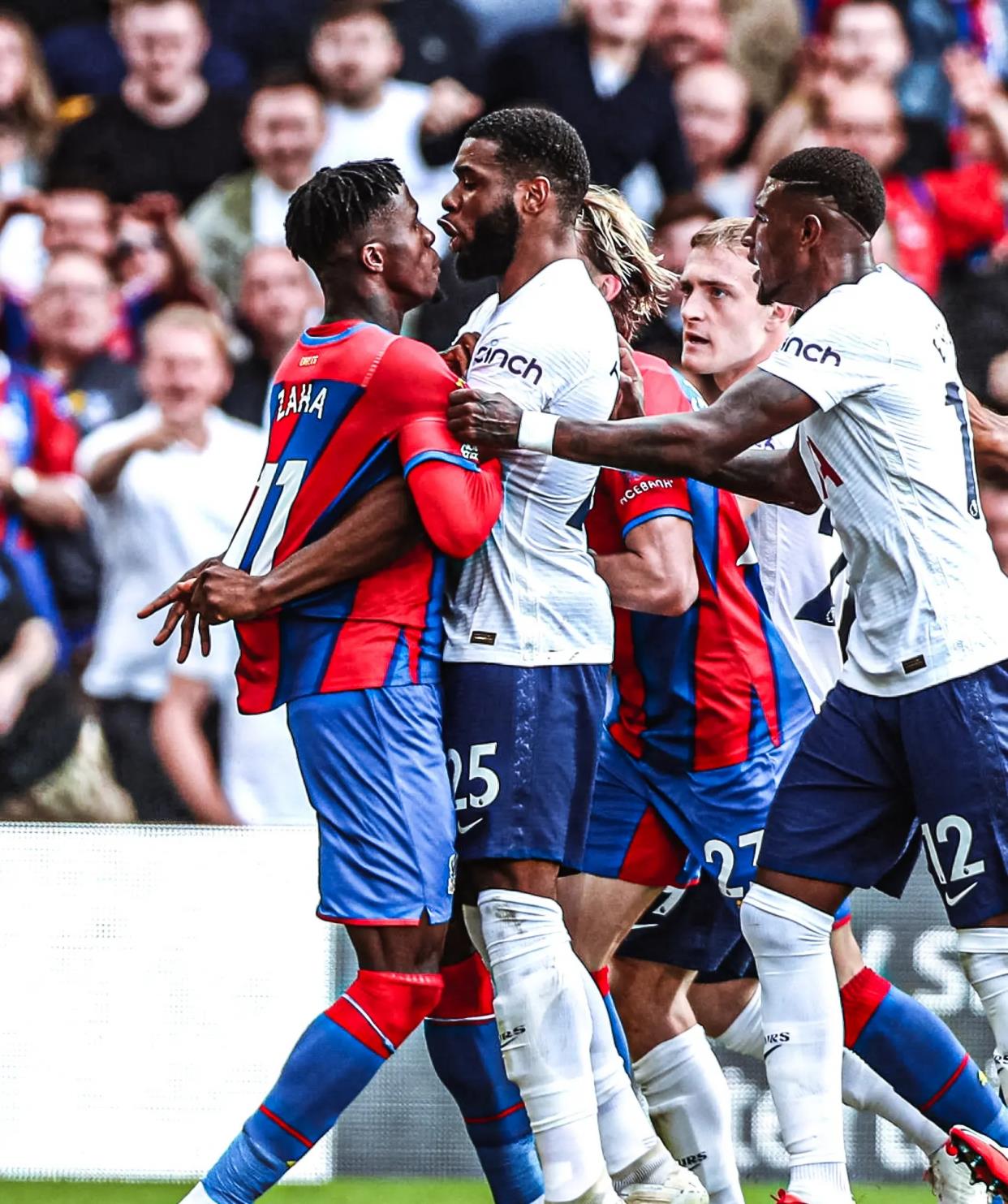 历史第一人！C罗个人社媒总粉丝数达到10亿：我们继续奋斗